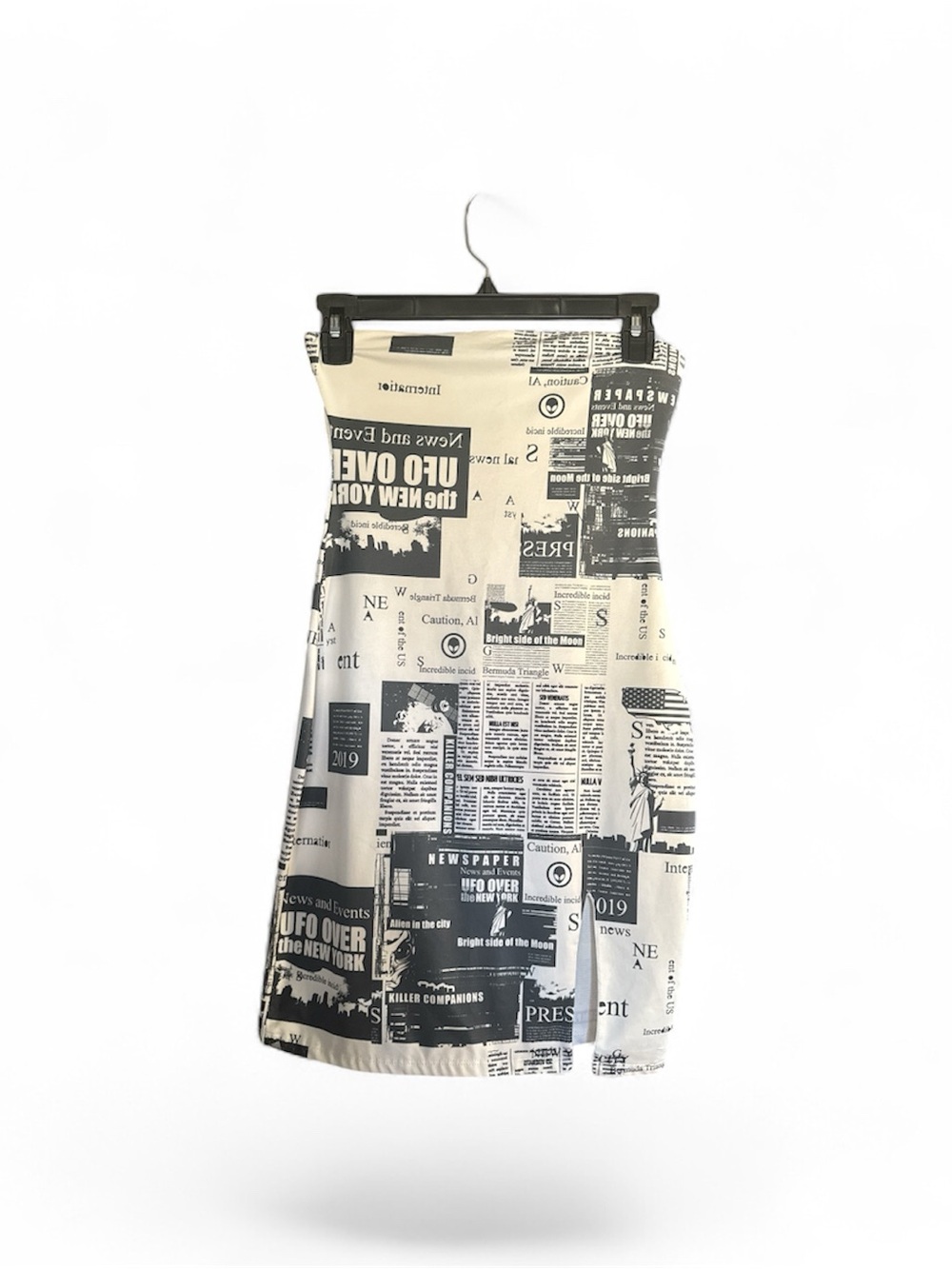Edikted Newsprint Strapless Mini - Black & Cream